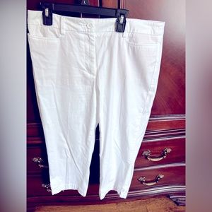 Talbots White Perfect Slimmer Crops with button bottom ankle . Size 8